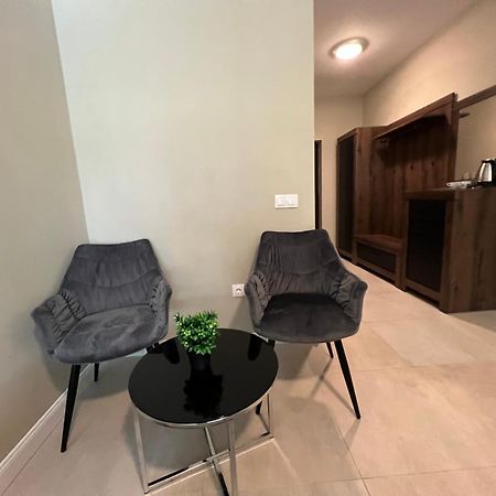 Ramay Rooms 圣君士坦丁和海伦那 外观 照片
