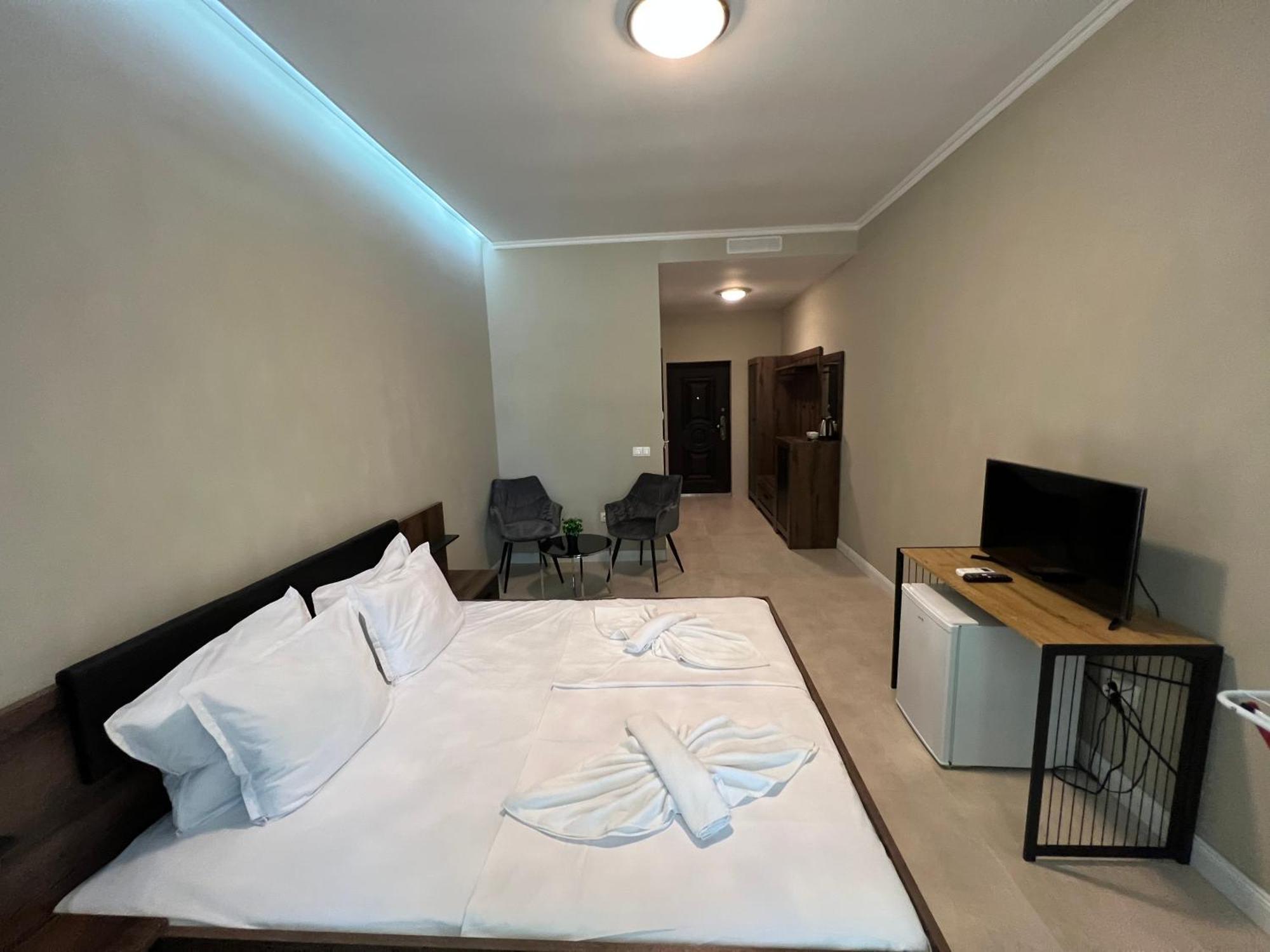 Ramay Rooms 圣君士坦丁和海伦那 外观 照片